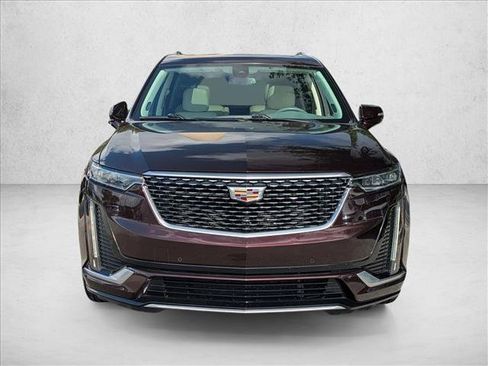 Used 2020 Cadillac XT6 Premium Luxury FWD image 2