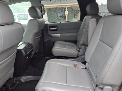 Used 2018 Toyota Sequoia Limited w/ Safety & Convenience Package AWD/4WD image 7