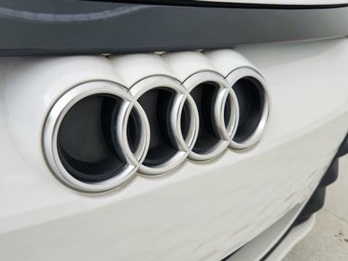 Used 2024 Audi e-tron GT Prestige w/ Prestige Package image 16