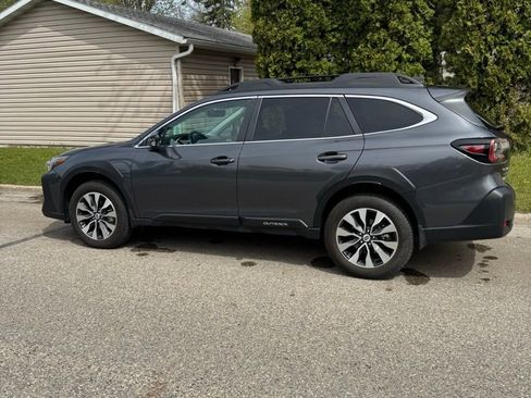 Used 2025 Subaru Outback Limited w/ Popular Package #2 AWD/4WD image 4