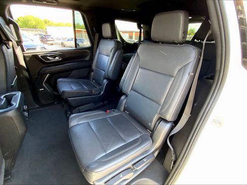 Used 2021 Chevrolet Tahoe Z71 w/ Rear Media and Nav Package image 18