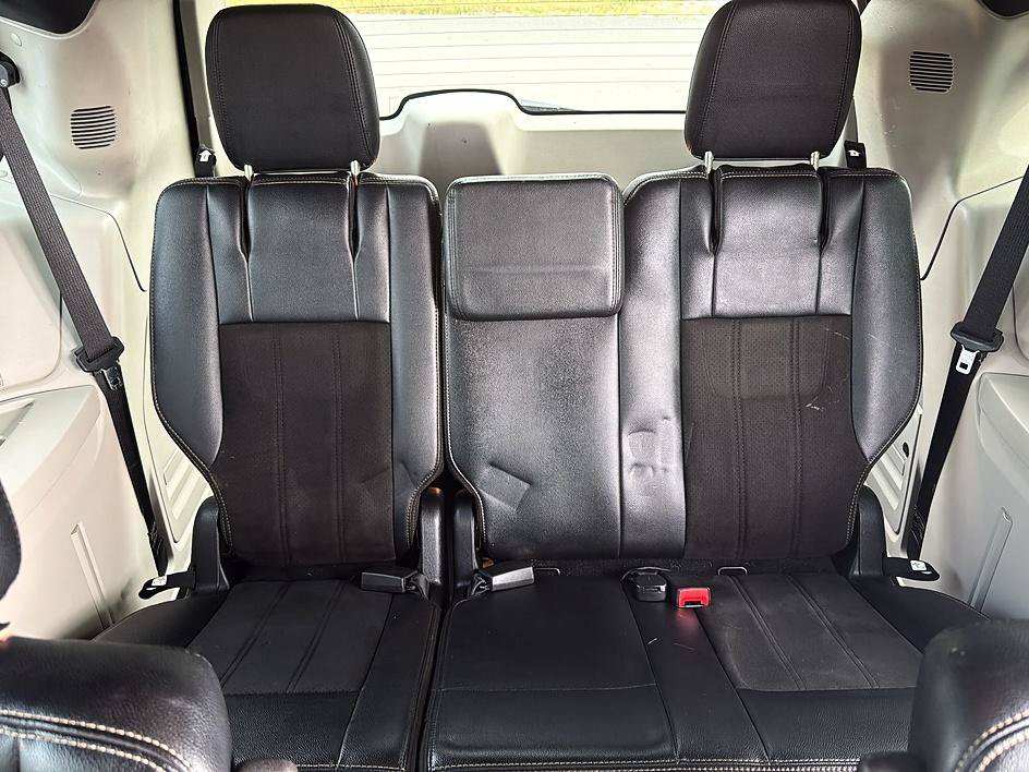 Used 2019 Dodge Grand Caravan SXT FWD image 16