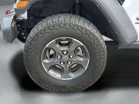 Used 2023 Jeep Gladiator Rubicon w/ Cold Weather Group AWD/4WD image 28