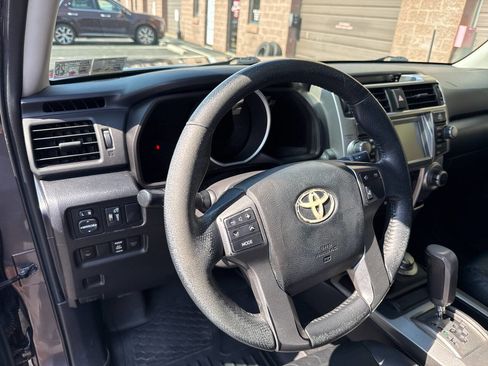 Used 2010 Toyota 4Runner SR5 image 25