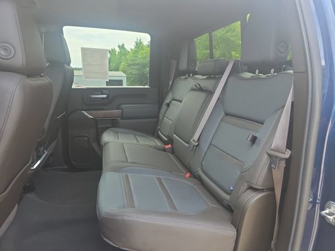 Used 2022 GMC Sierra 3500 Denali w/ Denali Ultimate Package AWD/4WD image 25