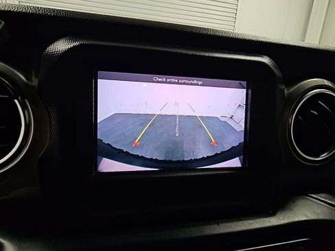 Used 2021 Jeep Wrangler Unlimited Sahara image 19