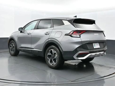 Used 2024 Kia Sportage LX image 9