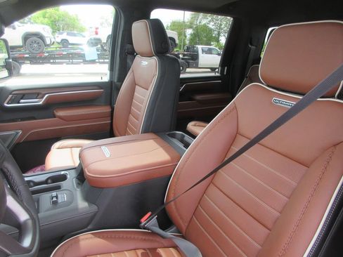 New 2026 GMC Sierra 3500 Denali Ultimate AWD/4WD image 12