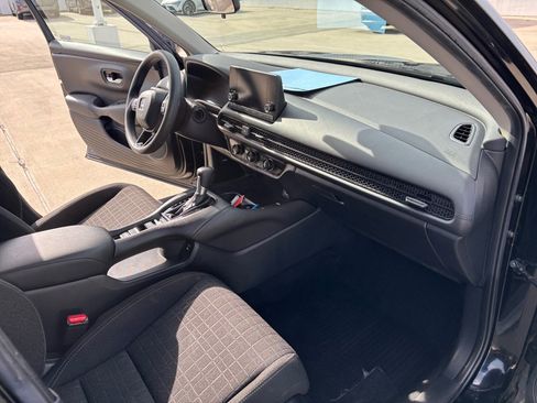 Certified 2024 Honda HR-V LX image 32