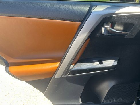 Used 2016 Toyota RAV4 Limited image 14