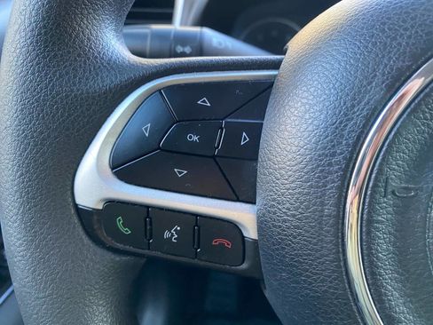 Used 2021 Jeep Renegade Sport image 28