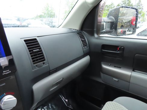 Used 2013 Toyota Tundra 4x4 Double Cab Long Bed w/ Convenience Pkg image 25