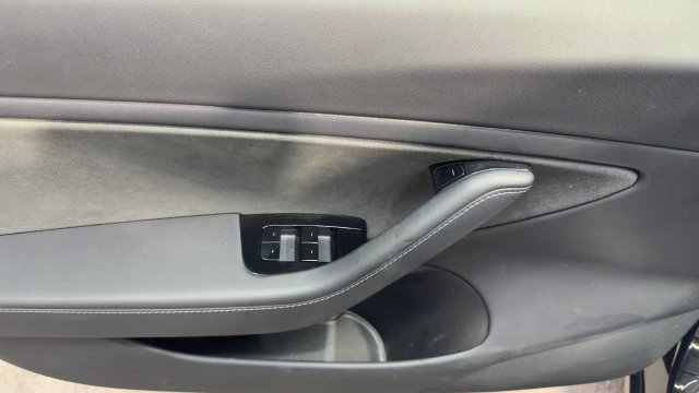 Used 2019 Tesla Model 3 Standard Range Plus RWD image 19