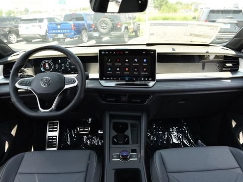 New 2026 Volkswagen Tiguan SE R-Line AWD/4WD image 7