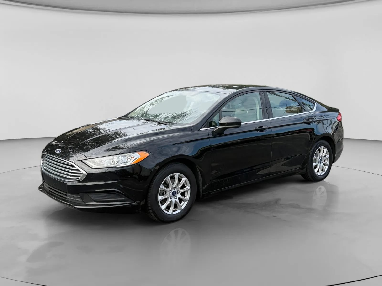 Used 2017 Ford Fusion S FWD image 1