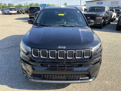 Used 2023 Jeep Compass High Altitude AWD/4WD image 3