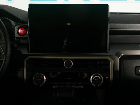 Used 2024 Toyota Tacoma TRD Sport image 33