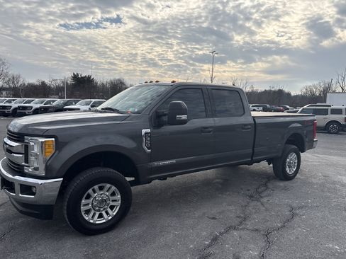 Used 2017 Ford F350 XLT w/ XLT Value Package image 9