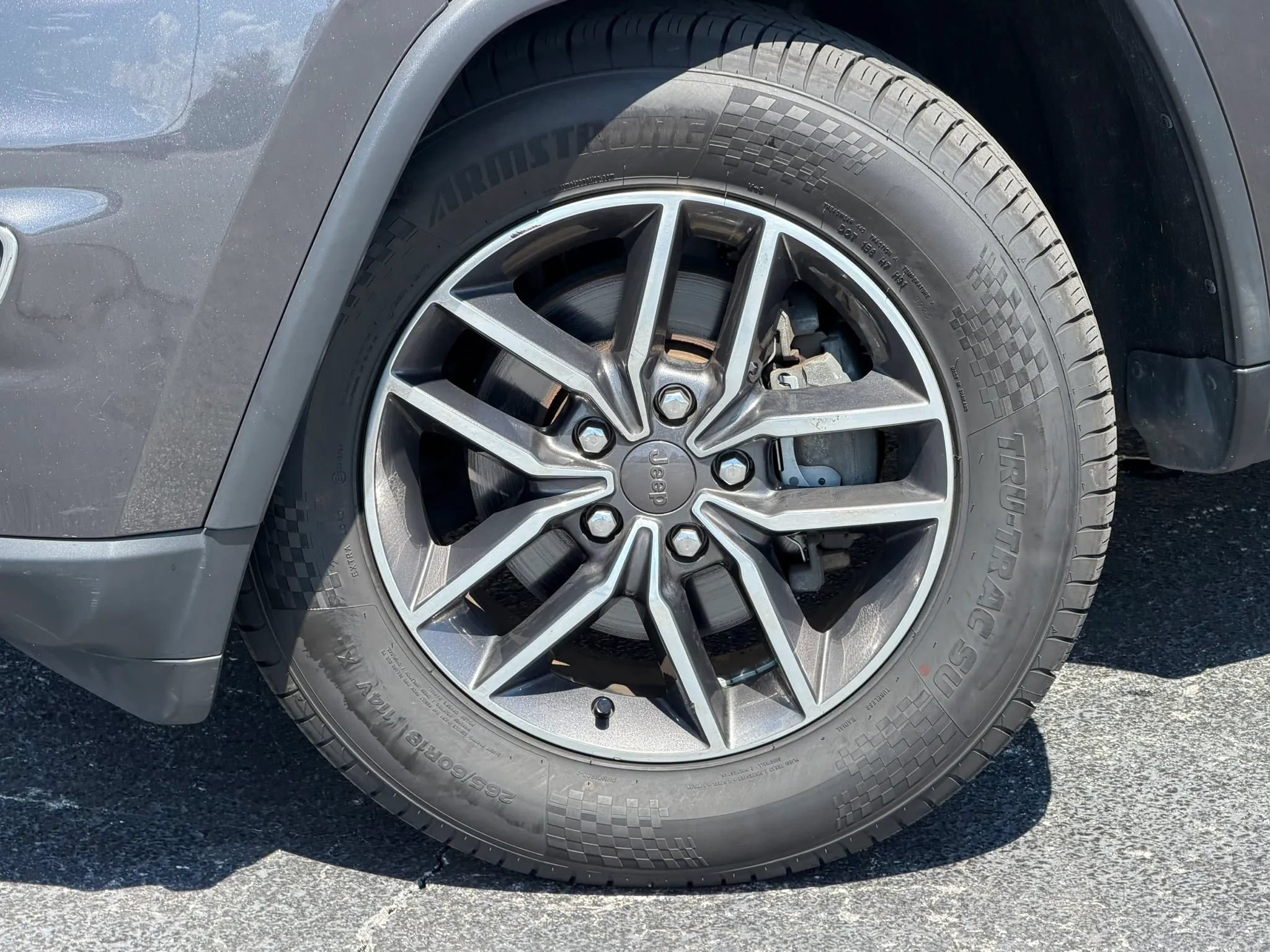 Used 2020 Jeep Grand Cherokee Limited AWD/4WD image 3