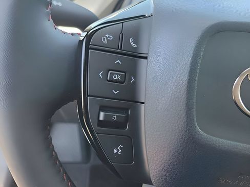 New 2026 Toyota Prius Plug-In Hybrid FWD image 25