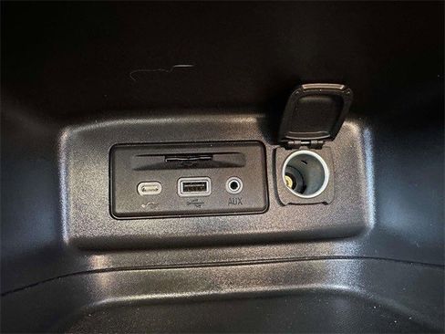 Certified 2023 Chevrolet Equinox RS w/ RS Leather Package image 29