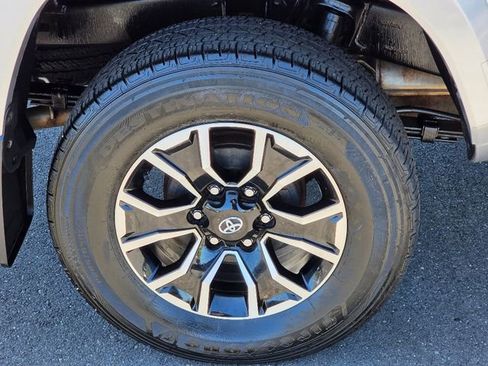 Used 2023 Toyota Tacoma TRD Sport w/ TRD Premium Sport Package AWD/4WD image 12