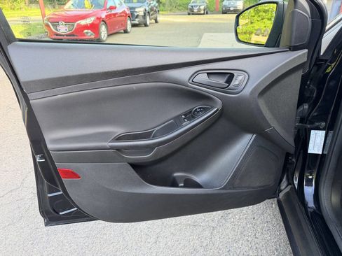Used 2018 Ford Focus S FWD image 28