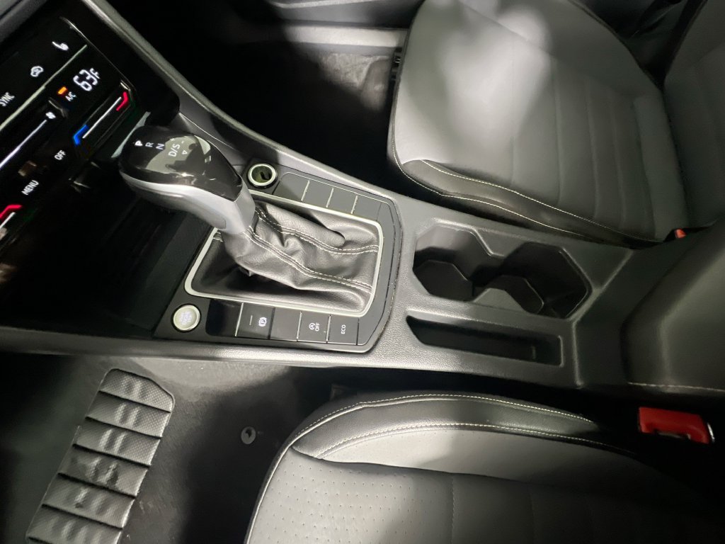 Used 2025 Volkswagen Jetta SE FWD image 24
