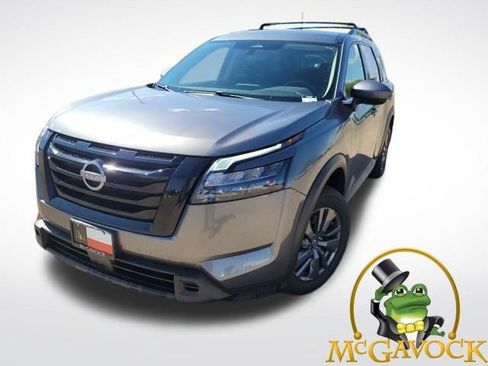 Used 2024 Nissan Pathfinder SV w/ Black Appearance Package FWD image 1