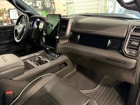 New 2025 RAM 2500 Limited image 5