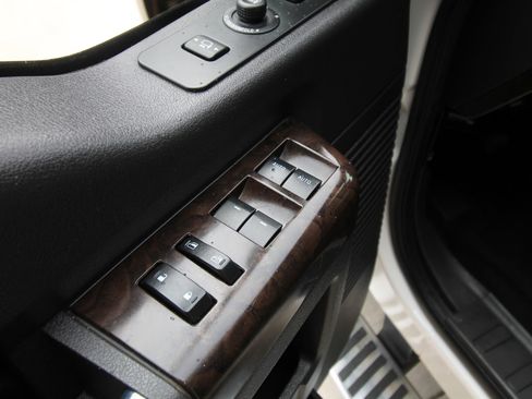 Used 2016 Ford F250 Platinum w/ FX4 Off-Road Package image 20