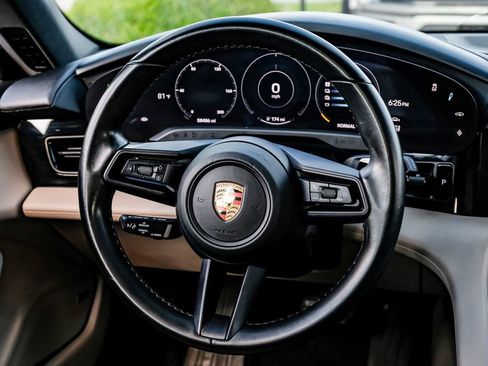 Used 2022 Porsche Taycan RWD image 12