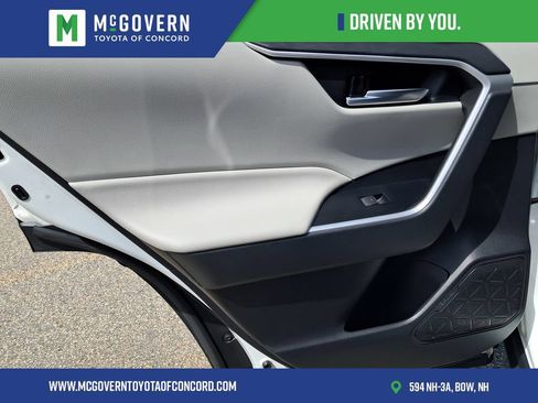 Used 2022 Toyota RAV4 XLE w/ Convenience Package AWD/4WD image 19