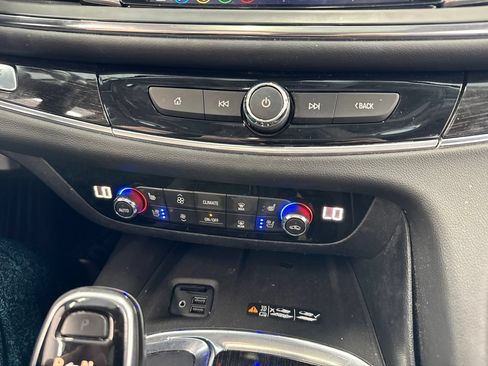 Used 2021 Buick Enclave Avenir w/ Avenir Technology Package AWD/4WD image 29