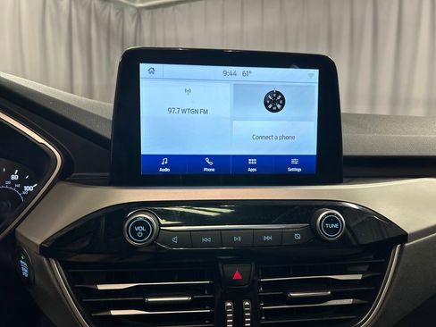 Used 2020 Ford Escape SE image 15