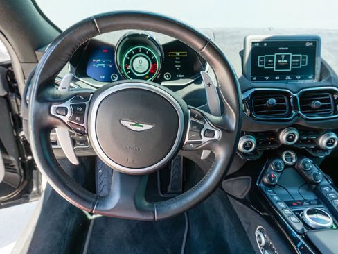 Used 2020 Aston Martin V8 Vantage Coupe RWD image 48