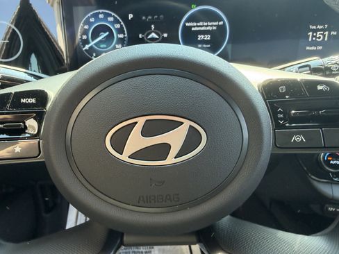 Certified 2025 Hyundai Elantra SEL FWD image 28