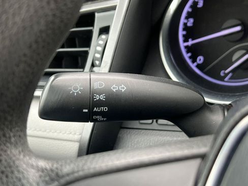 Used 2020 Toyota Camry LE FWD image 21