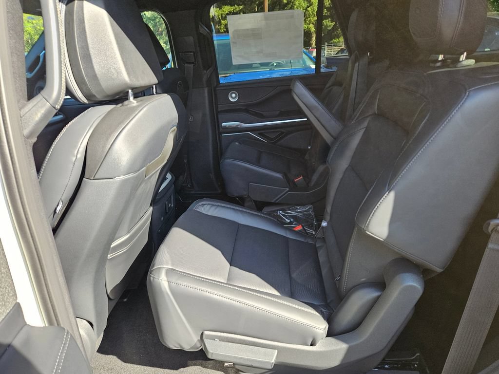 New 2027 Lincoln Navigator Reserve w/ Jet Appearance Package AWD/4WD image 15