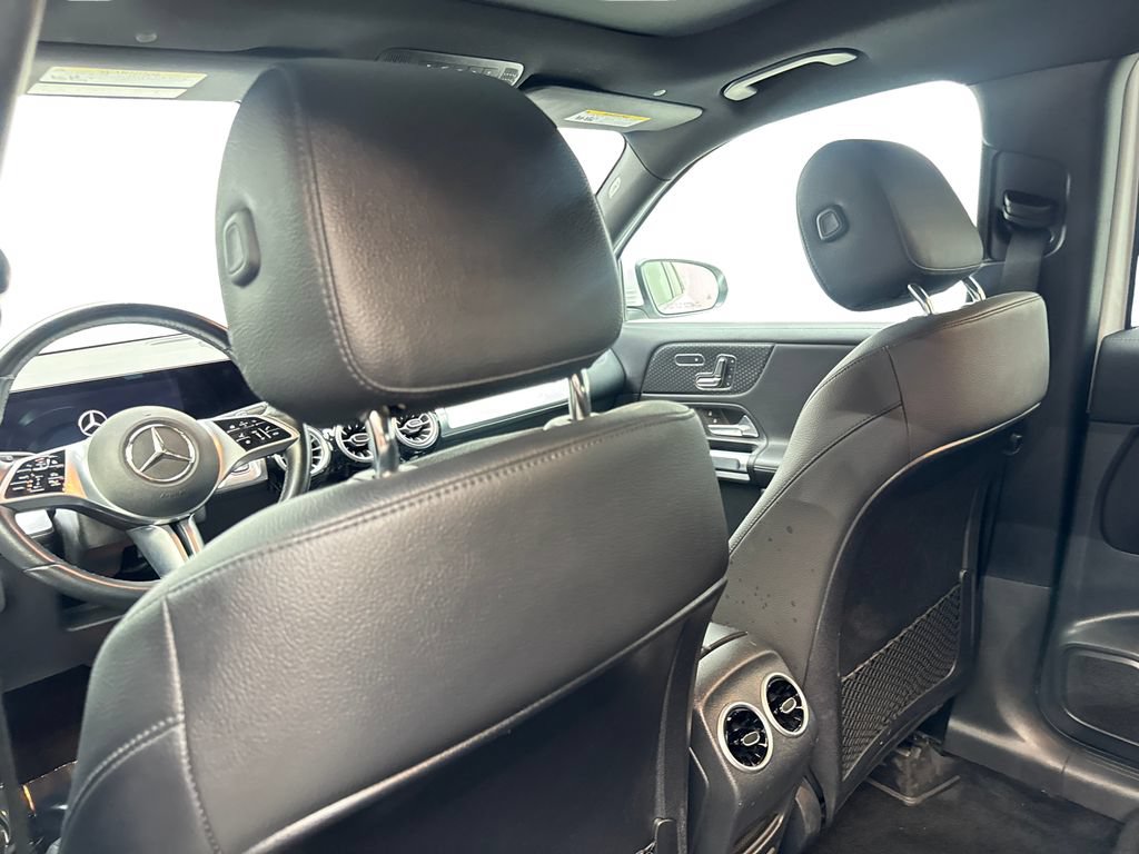 Used 2025 Mercedes-Benz GLB 250 w/ Exclusive Package image 34