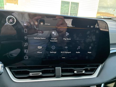 Used 2025 Chevrolet Equinox LT FWD image 24