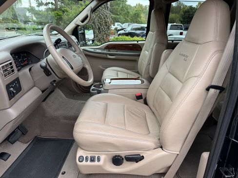 Used 2001 Ford F350 Lariat image 36