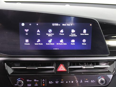 Used 2024 Kia Niro Wind FWD image 18