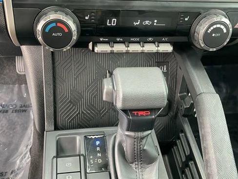 Used 2025 Toyota Tacoma TRD Off-Road AWD/4WD image 13