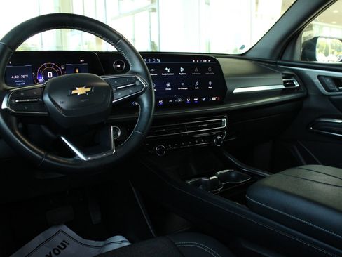 Used 2024 Chevrolet Traverse LT w/ LPO, Floor Liner Package AWD/4WD image 24