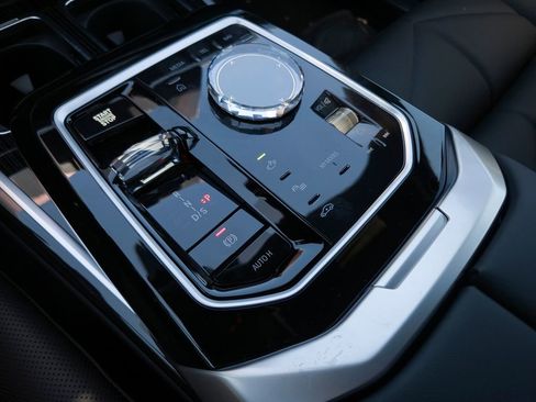 New 2026 BMW 740i w/ Premium Package RWD image 9