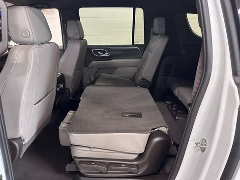 Used 2024 GMC Yukon XL SLT image 38