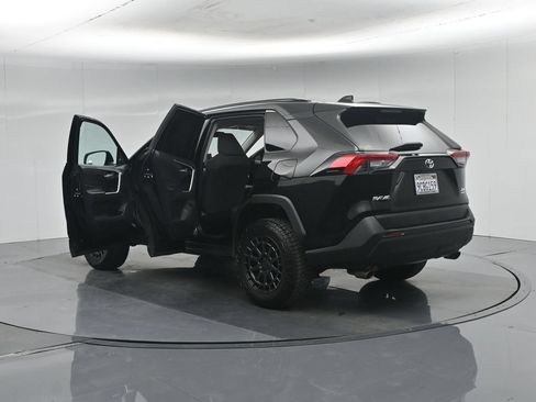 Used 2019 Toyota RAV4 XLE AWD/4WD image 34