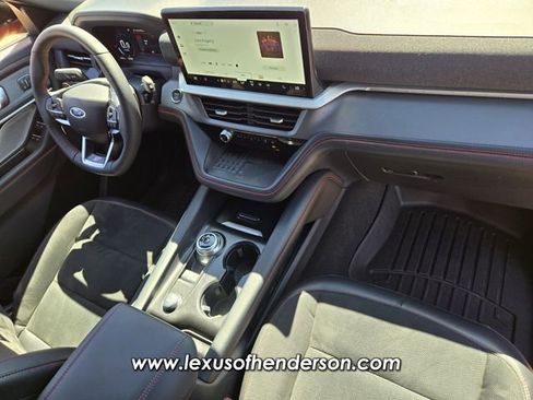 Used 2025 Ford Explorer ST AWD/4WD image 19