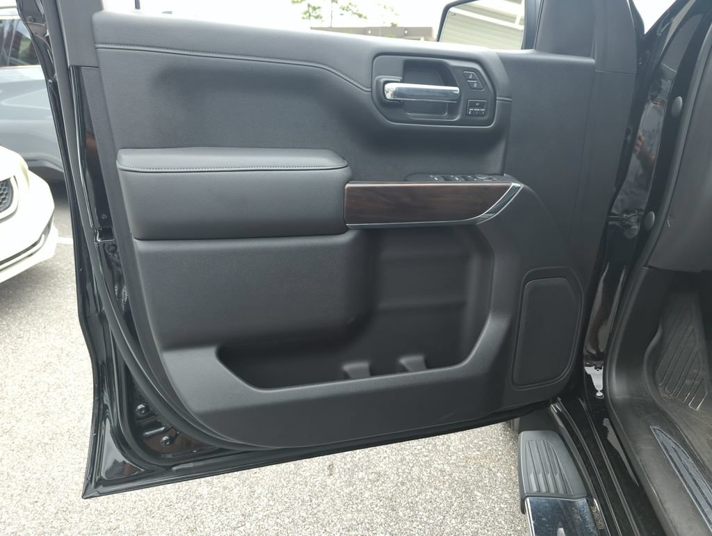 Used 2021 GMC Sierra 1500 SLT RWD image 17